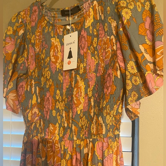 Flutter sleeve maxi dress - Picture 5 of 6